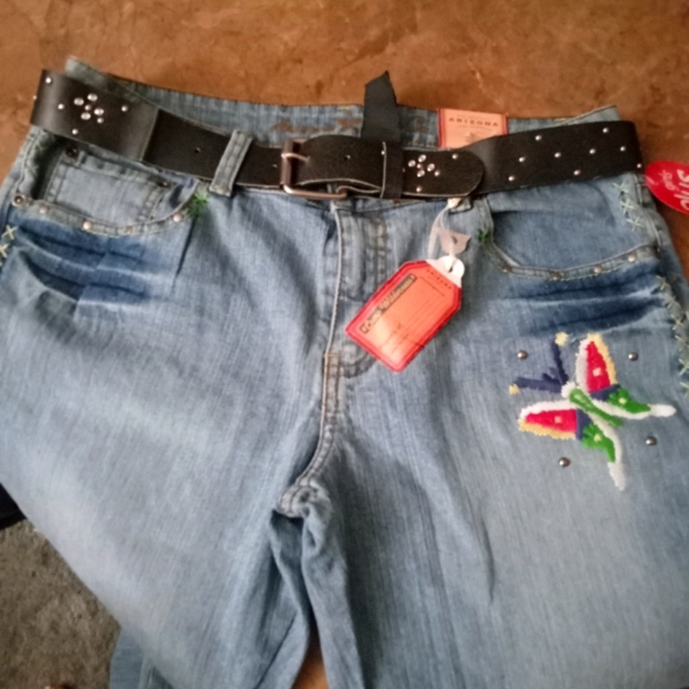 NWT Arizona embellished/embroidered jeans Sz 12 1/2 Plus girls  With black belts